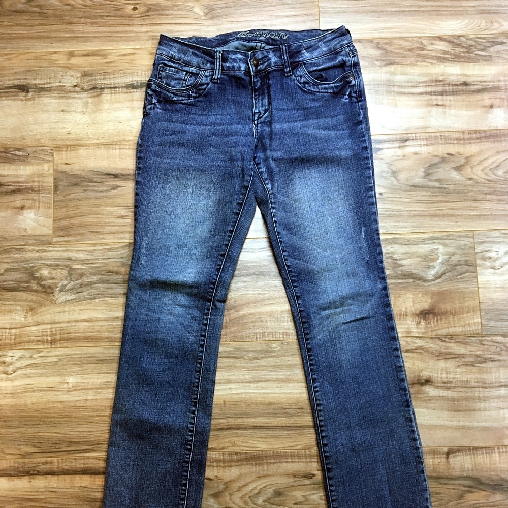 Delia's Straight Leg Blue Jean